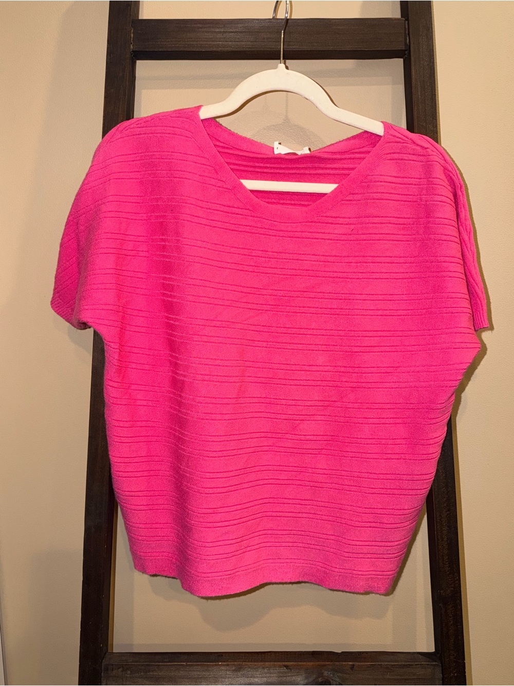 Women's Bright Pink Short-Sleeve Ribbed Knit Top